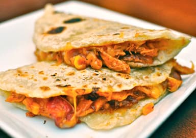 Quesadilla de maiz con Pastor