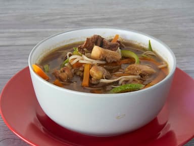 Ramen con Pollo y Carne