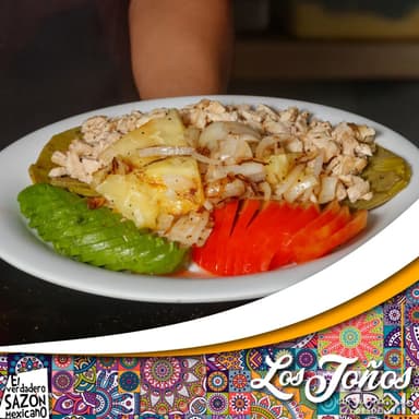 Nopalada de Pollo