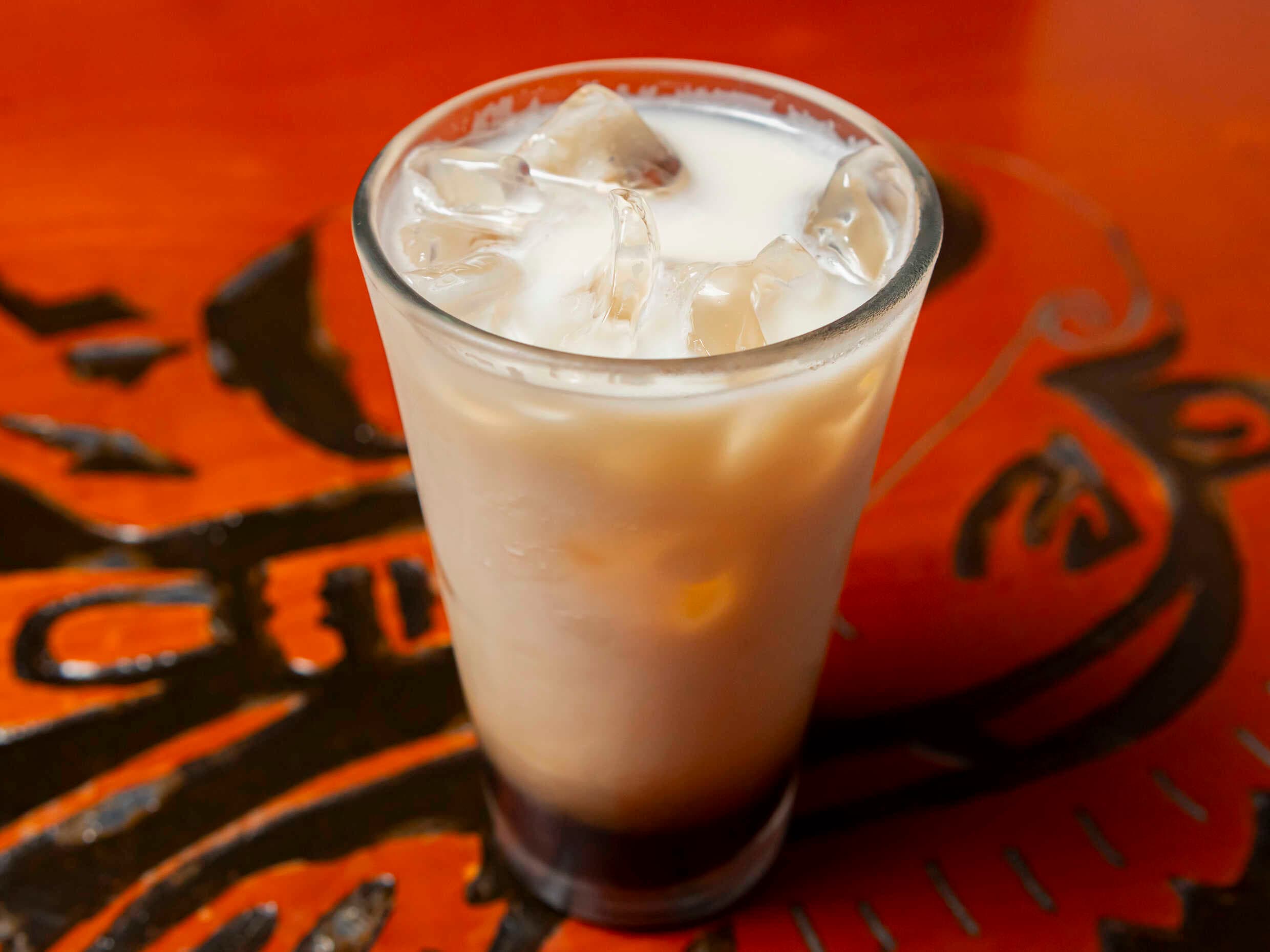 Capuchino en las Rocas