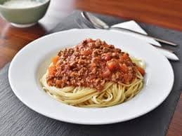 Combo Bolognesa + ensalada cesar