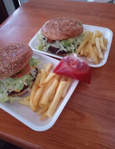 Combo Hamburguesa con Papas + Coca Cola