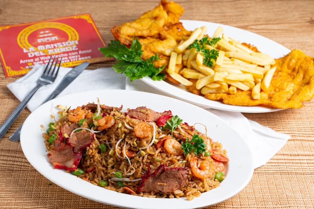 Combo-Arroz La Mansión con Chuleta y Papas