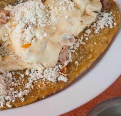 Sope con Bistec