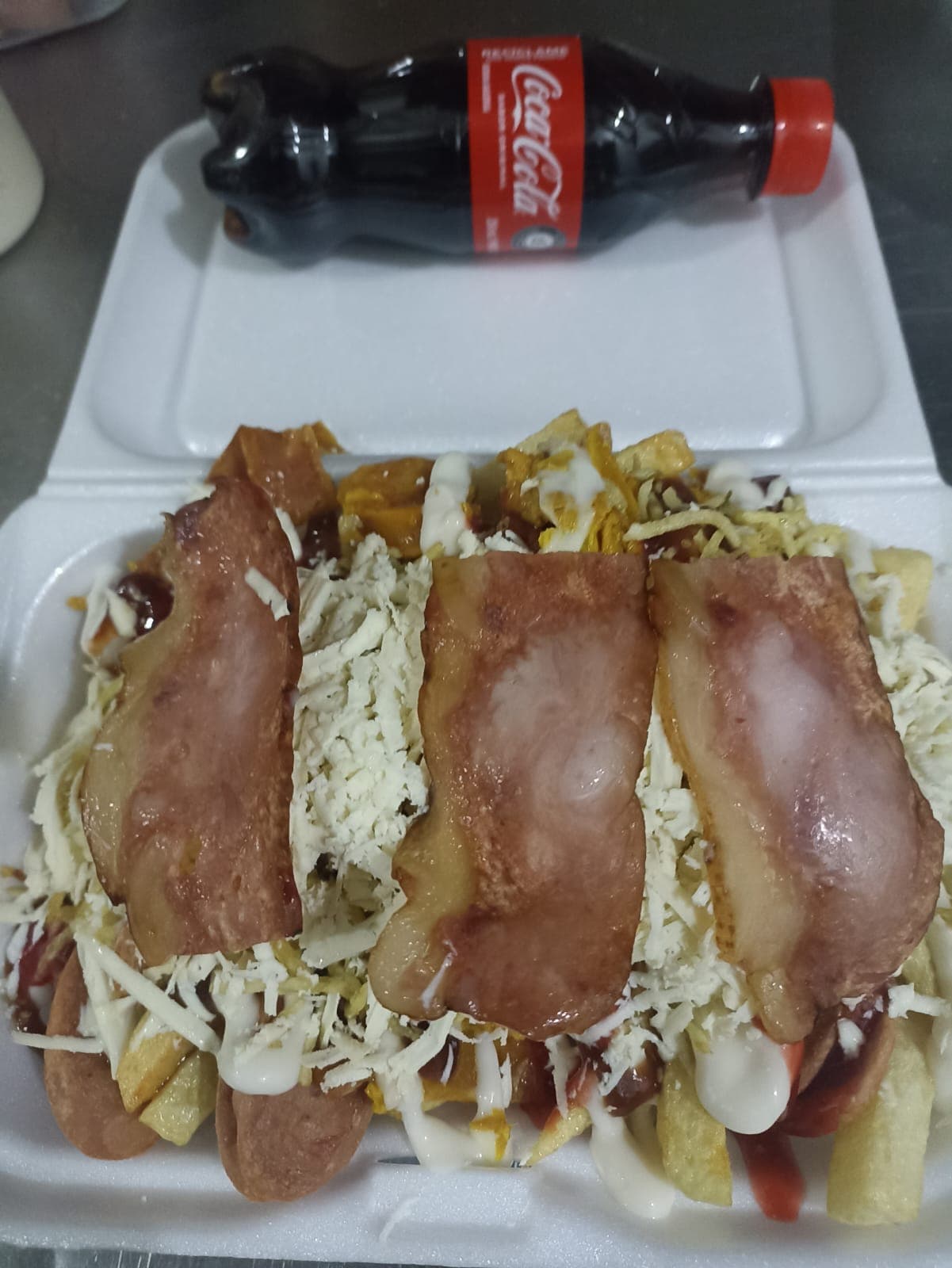 Combo 2 - Salchipapas Especial con Coca Cola