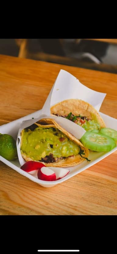 3 Tacos adobada + Agua