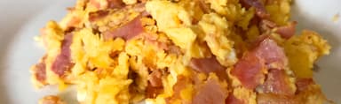 Huevos con Tocino