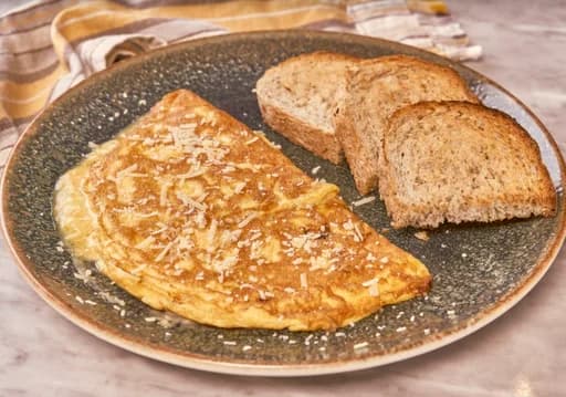 Omelette Tres Quesos
