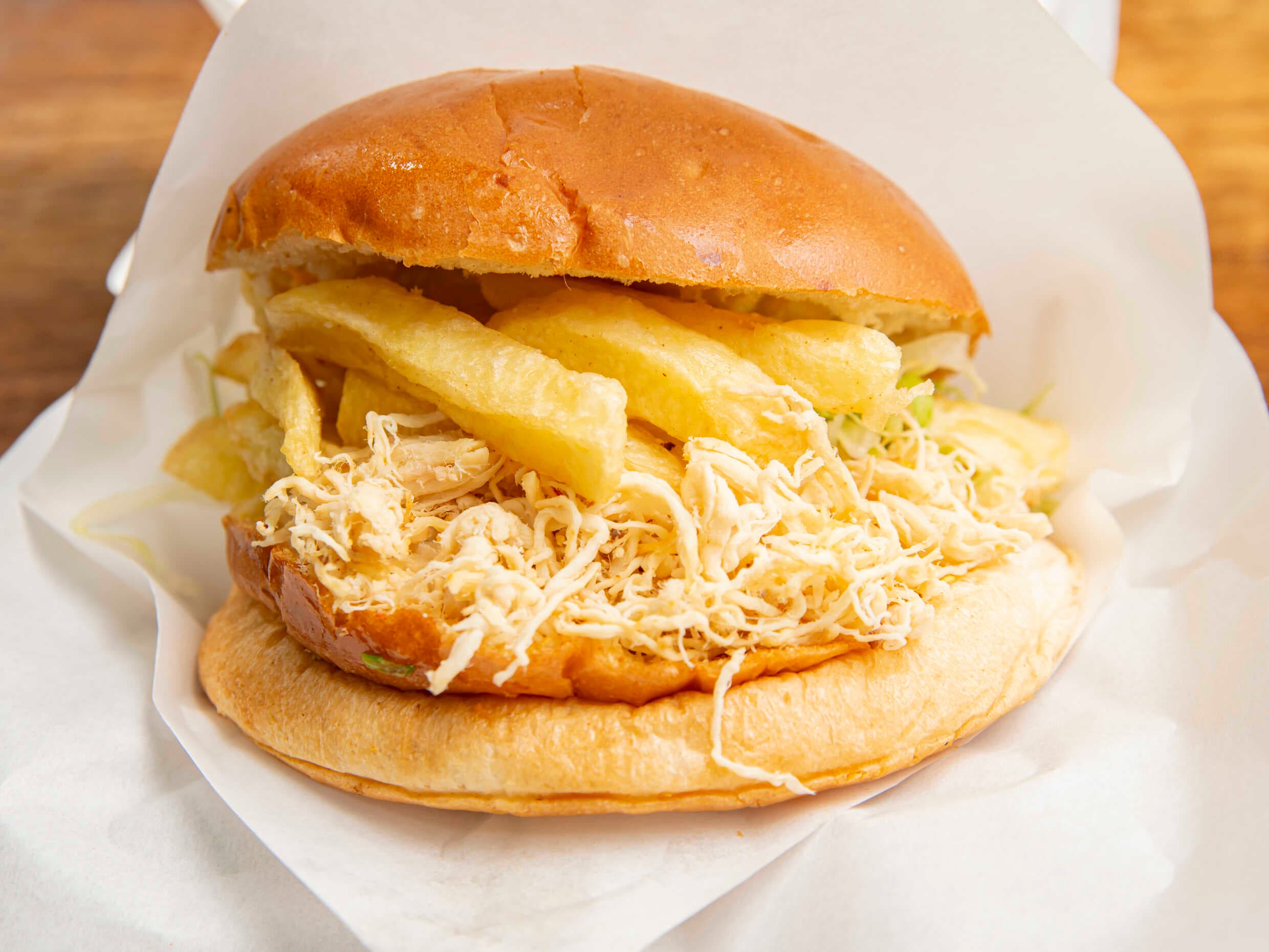 Combo Sánguche Pollo Deshilachado y Gaseosa