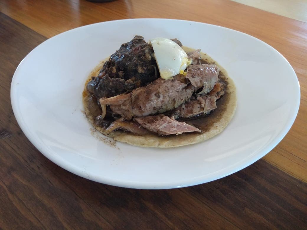 Taco de Pavo en Relleno Negro