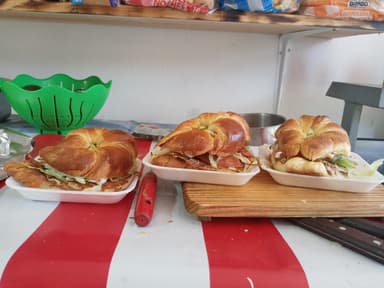 Cuernito relleno de Queso Blanco
