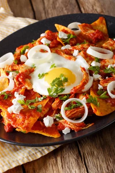 COMBO CHILAQUILES CON HUEVO