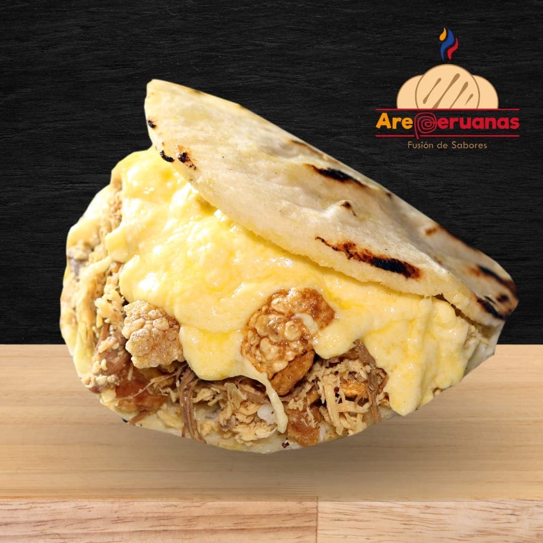 Combo Arepa Con Todo Gratinado + Papas + Bebida
