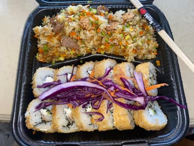 Combo-Sushi y Yakimeshi Especial