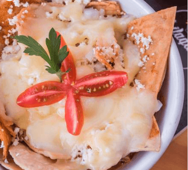 Chilaquiles Manchego con Totopos Horneados