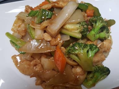 Trozos de Pollo con Champiñones y Verduras