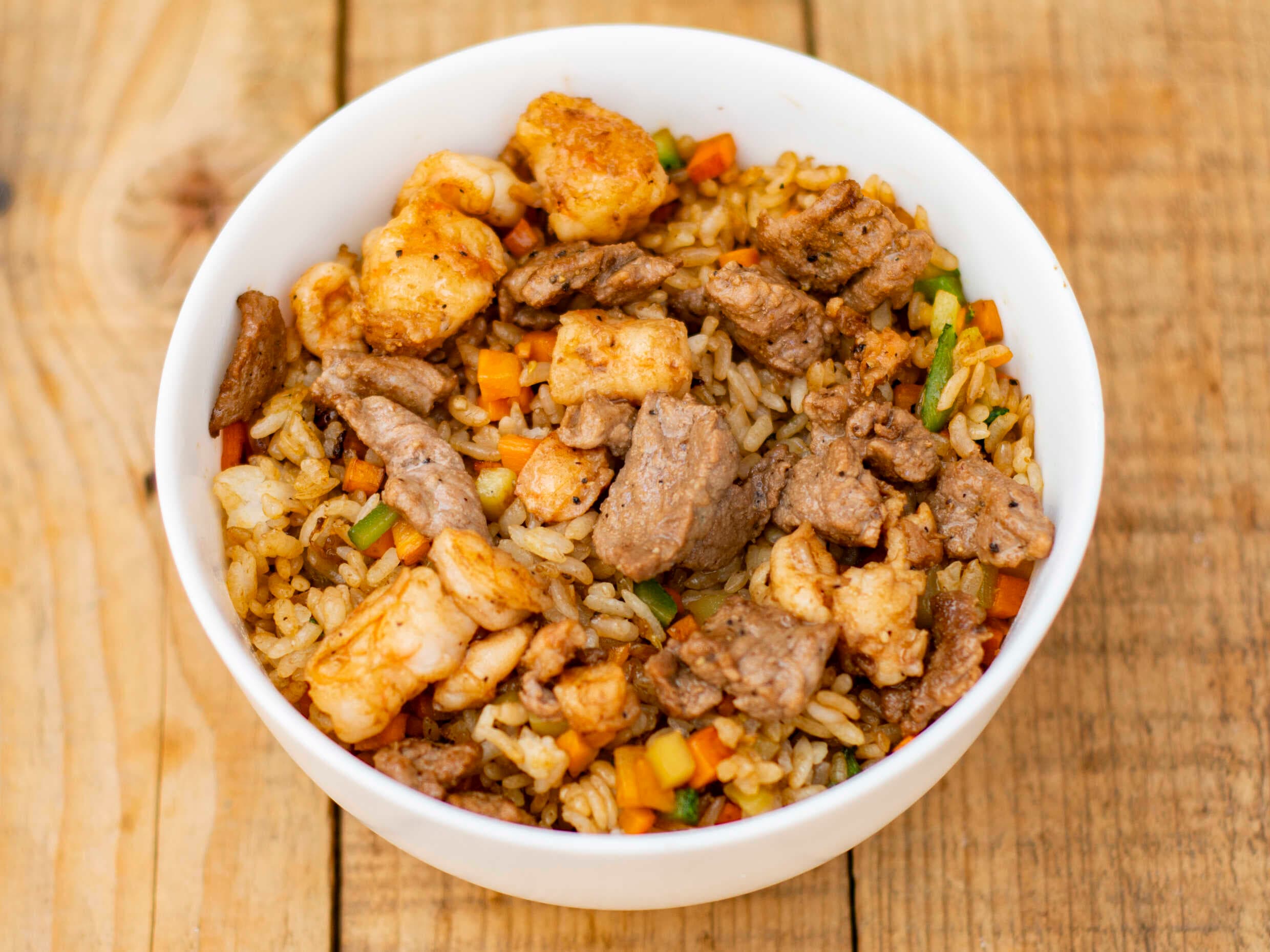 Yakimeshi mixto