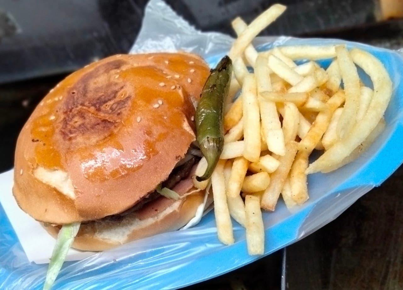 Hamburguesa clásica con papas