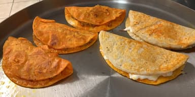 Quesadilla con Birria o Barbacoa