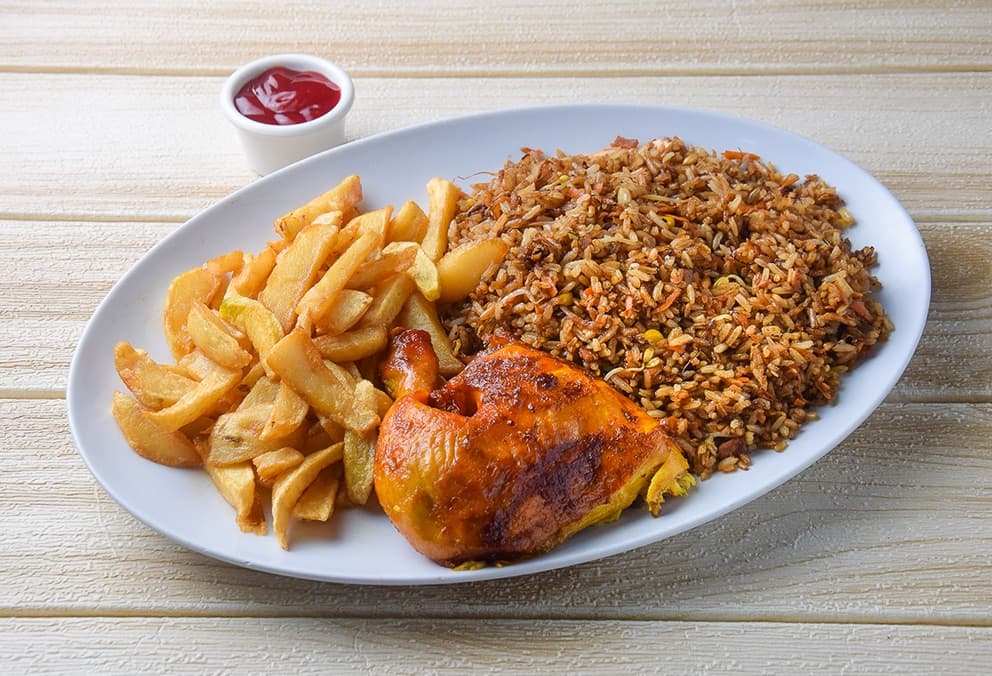 Arroz Chino con 1/4 de Pollo Asado