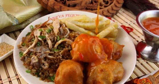 Arroz Chino - Lumpia - Chuleta de Cerdo