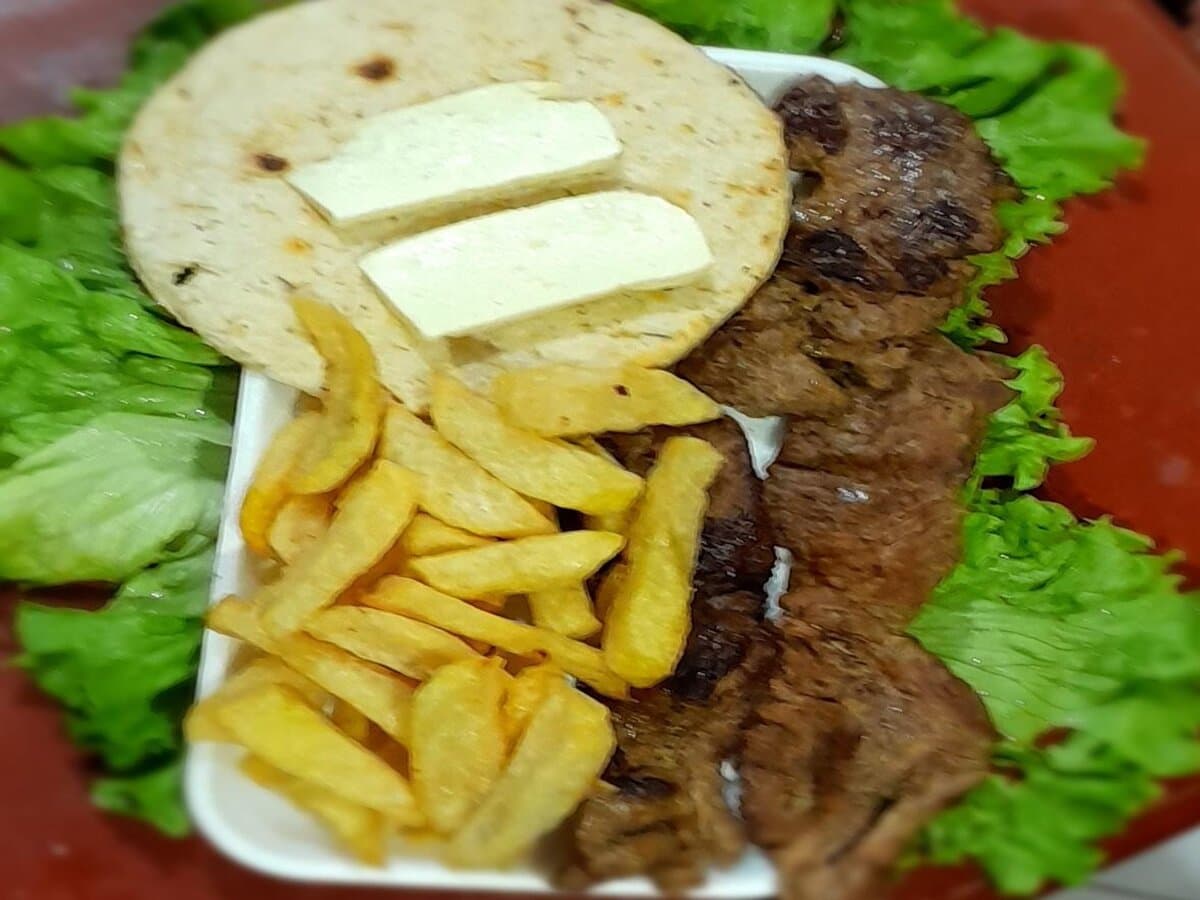 Carne Asada de Res  + Gaseosa.