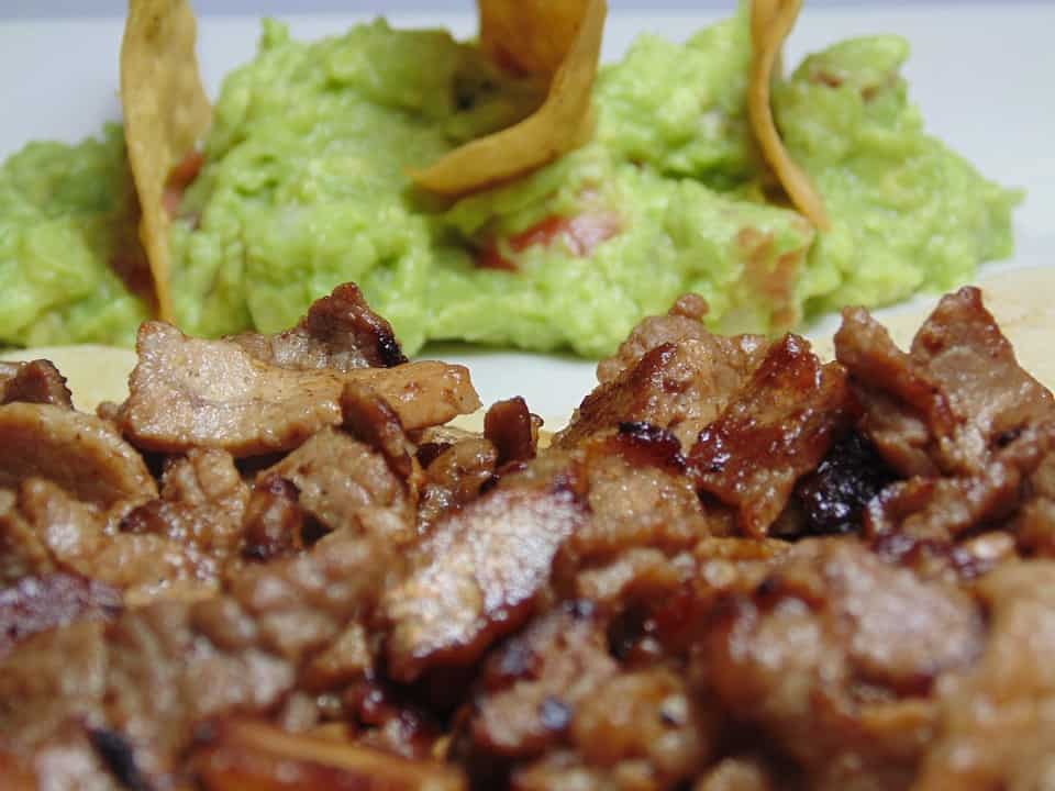 CARNITAS CON GUACAMOLE
