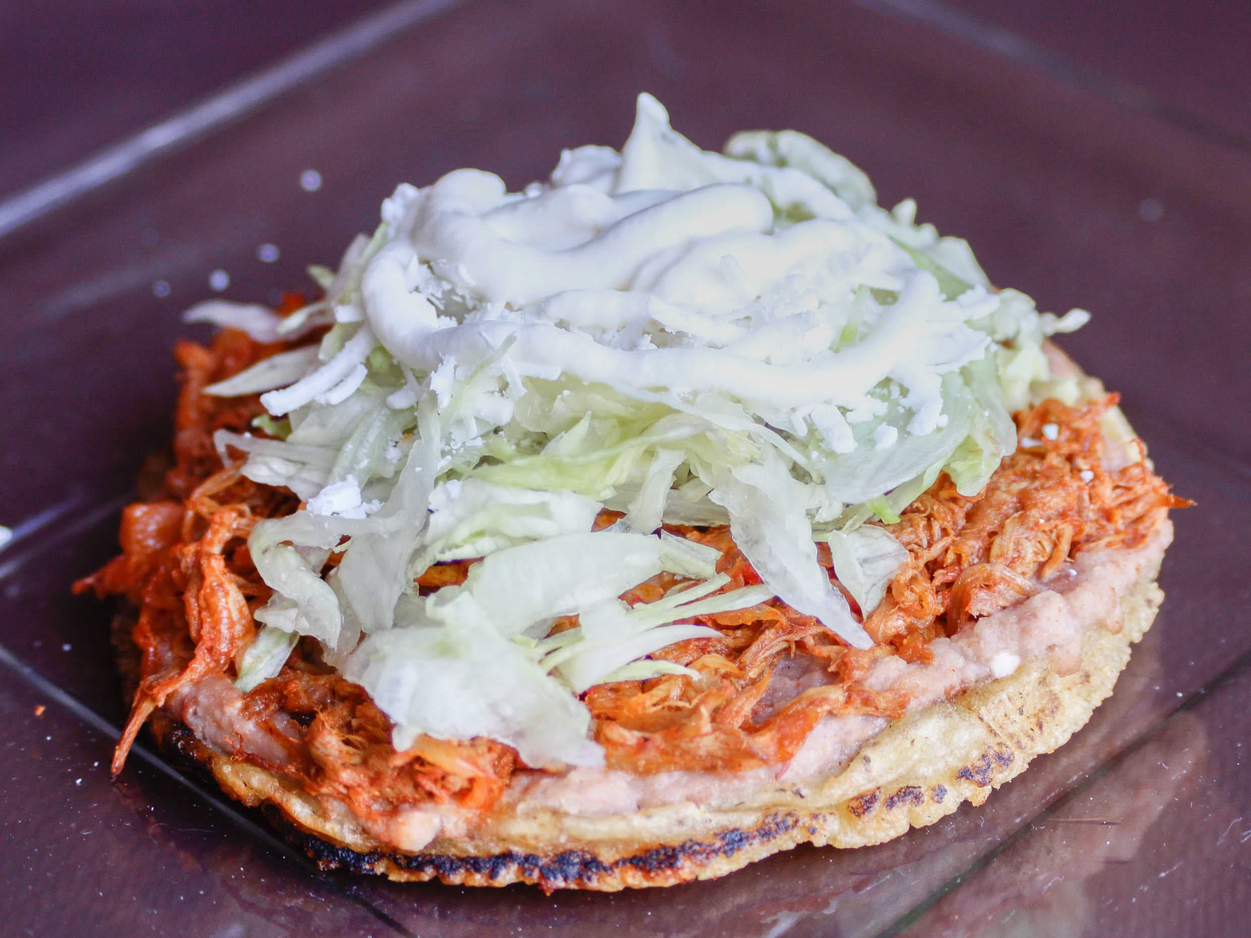 Sope con Pollo a La Mexicana
