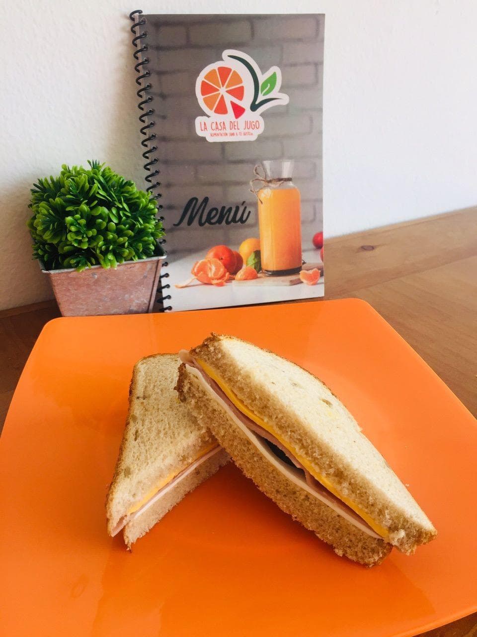 Sándwich de jamón