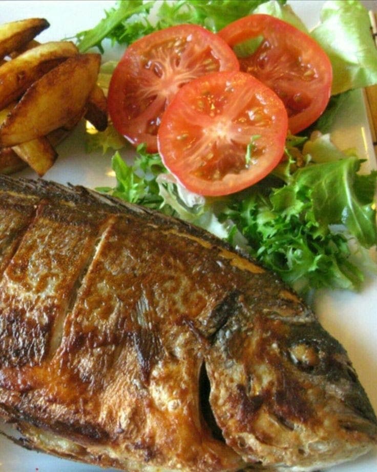 2 Pescados Fritos Grandes