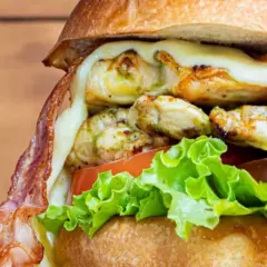 Combo Chicken Burger + Papas Rusticas + Limonada