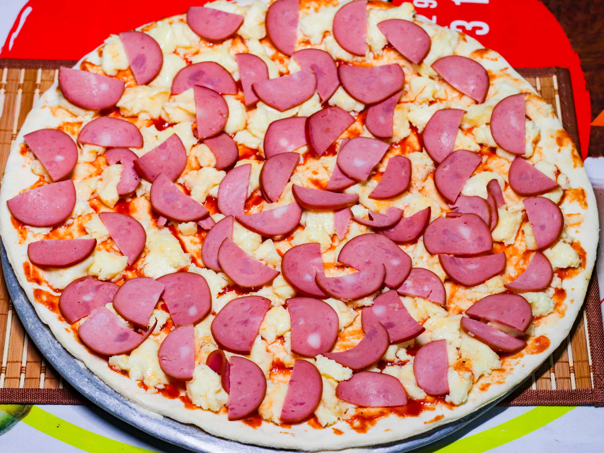 Pizza Salami Medium
