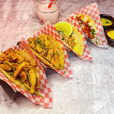 Combo 4 tacos + aguas frescas