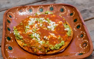 Enchiladas de Aguacate con Pollo y Mozzarella