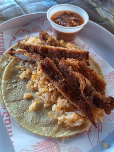 Taco Grande de Milanesa con Arroz