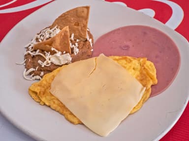 Omelet con Jamón y Queso (3 piezas de huevo )