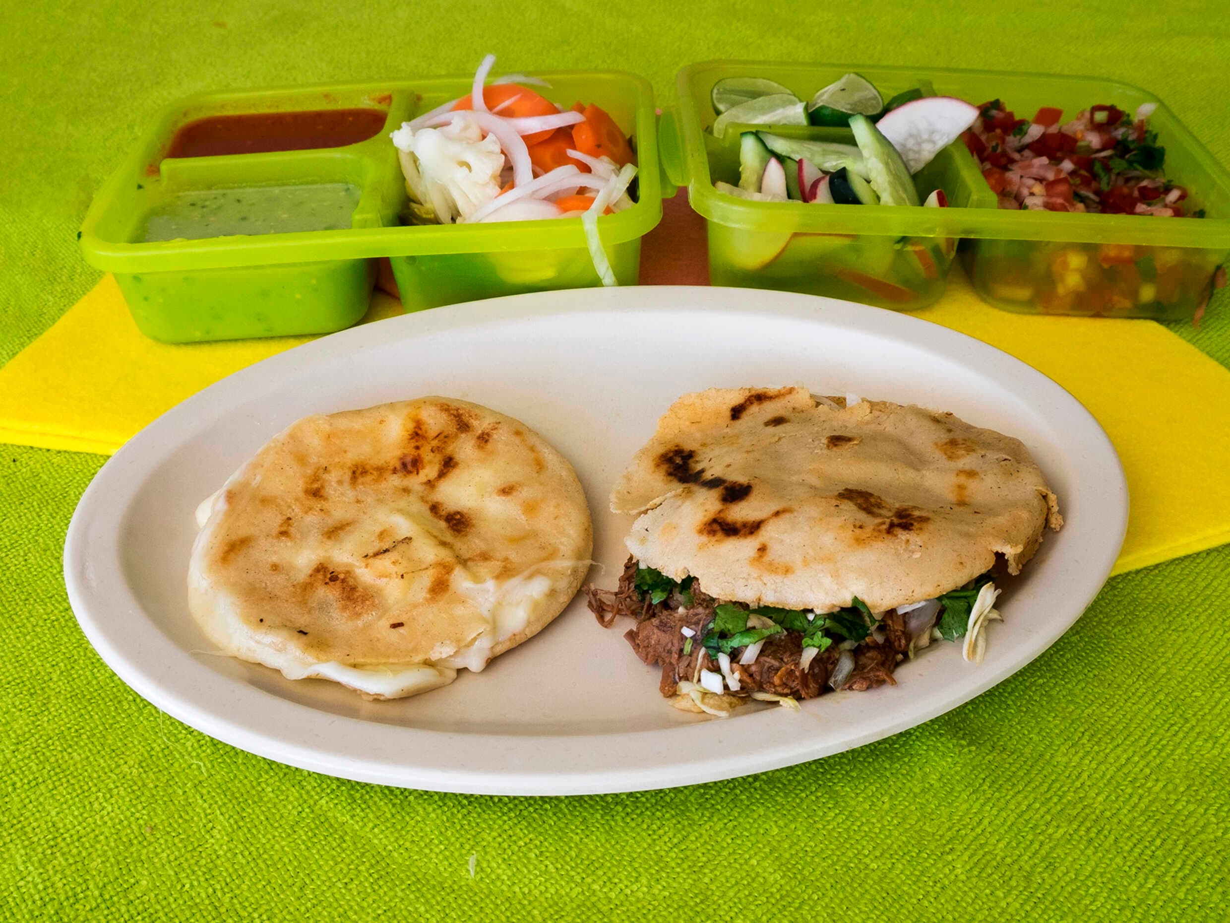 1 Gordita de Queso con Carne