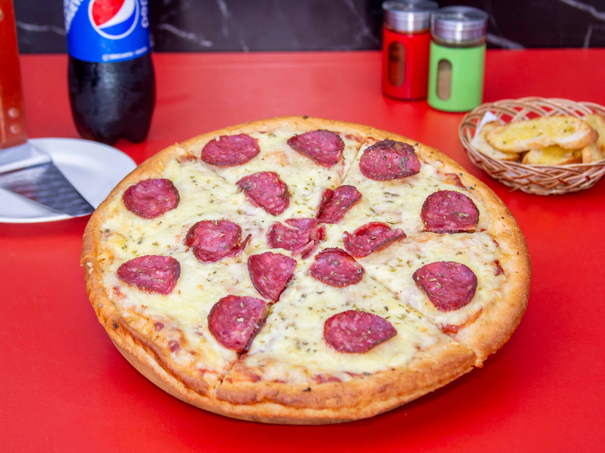 Combo : Pepperoni Grande + Gaseosa Jumbo + Pan Ajo