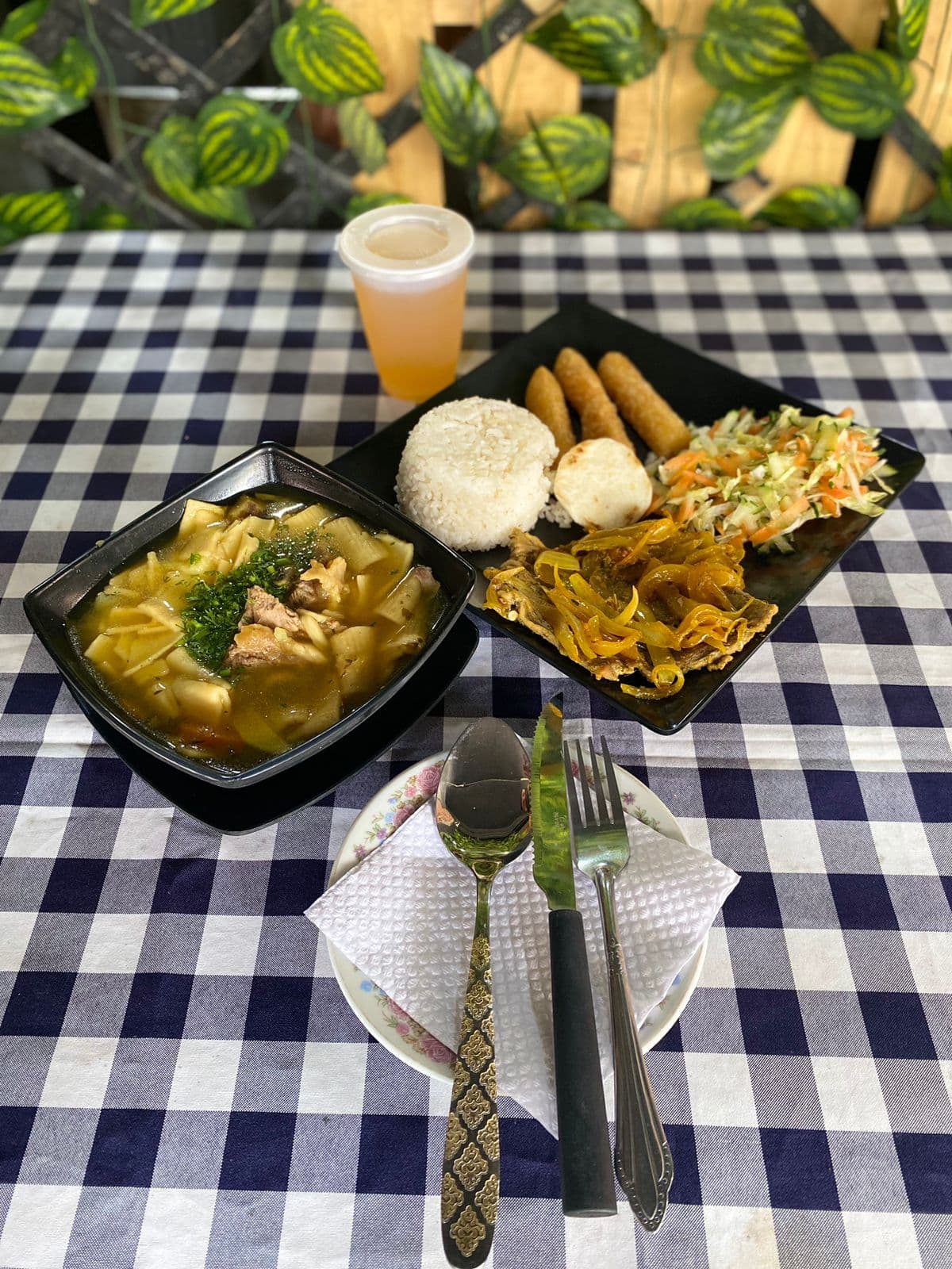 Almuerzo Especial Doña Julia + Limonada