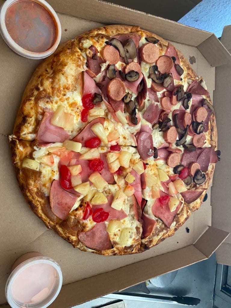 Pizza Mega**
