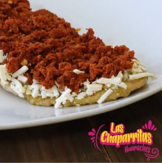 Huarache Chismoso (longaniza)