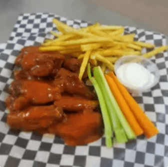 Combo 1 (alitas+ Papas+vegetales y Aderezo)