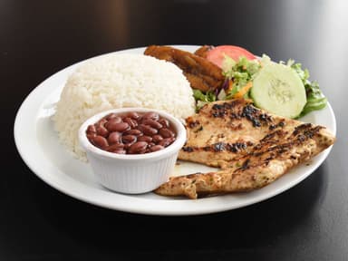 Casado Pechuga de Pollo + Bebida