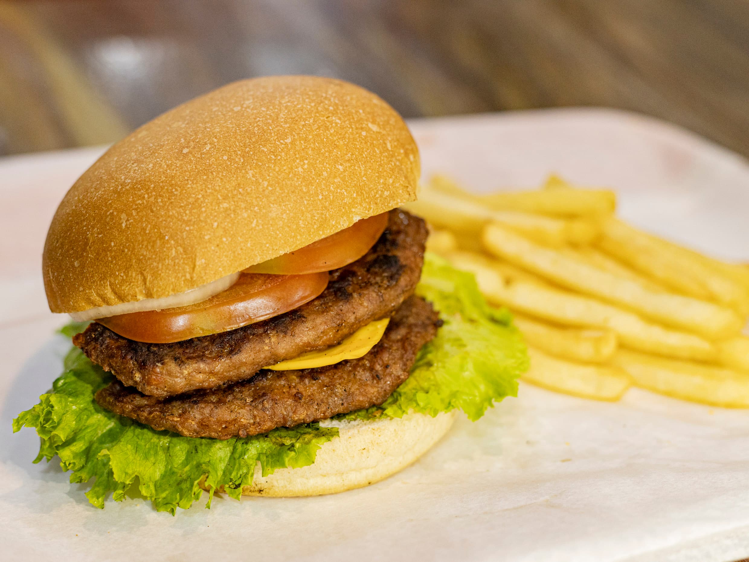 Hamburguesa del dia Doble Carne con  Papas