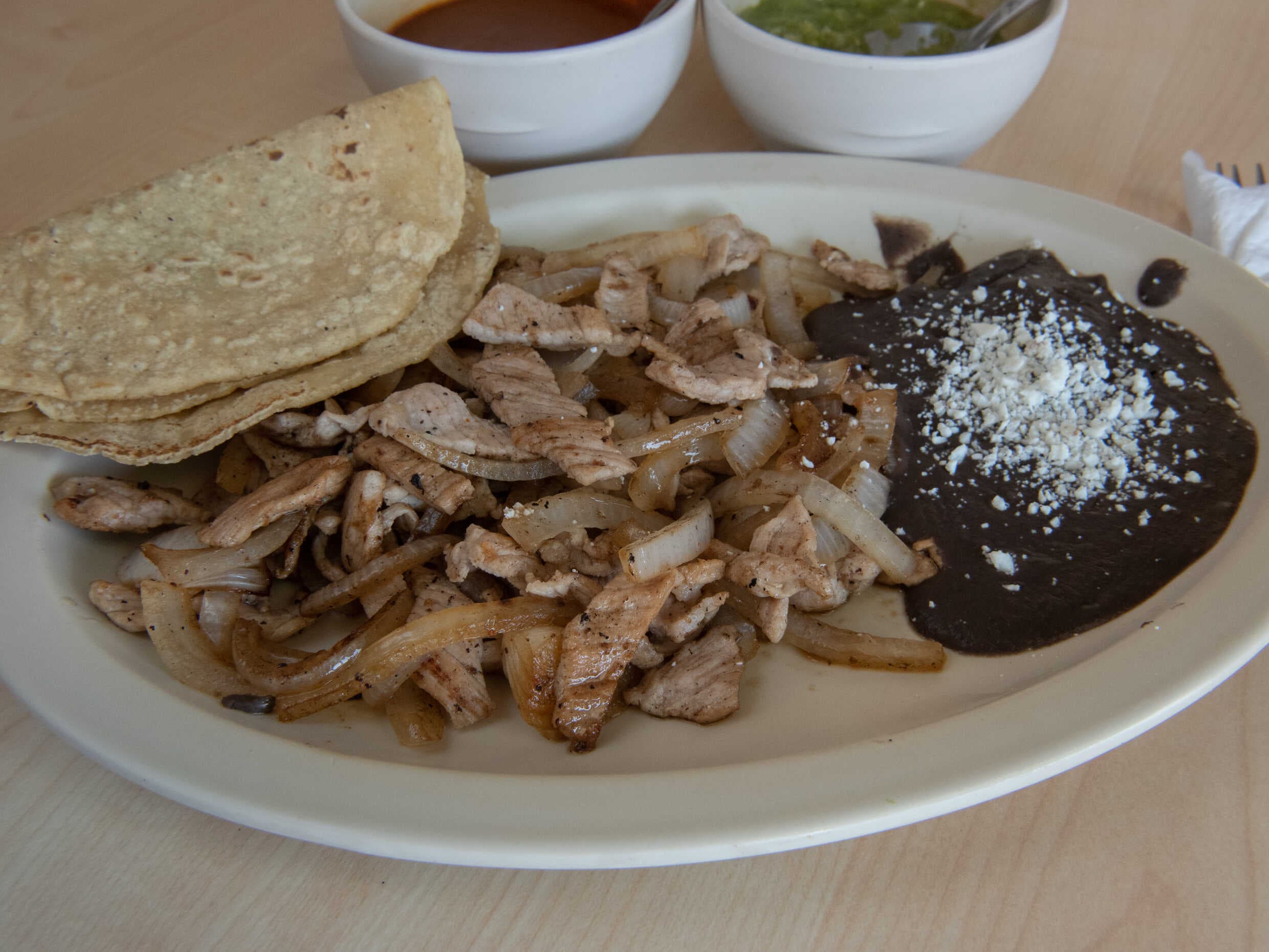 Bistec Encebollado