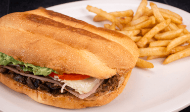 Torta Cubana y Papas Fritas