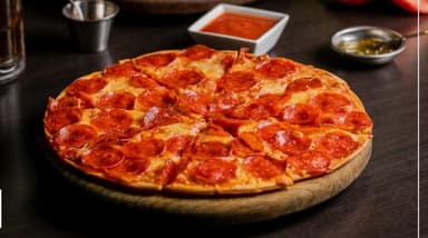 Pizza Peperoni Mediana