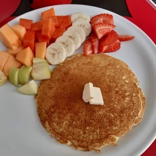 Hot Cakes Con Fruta