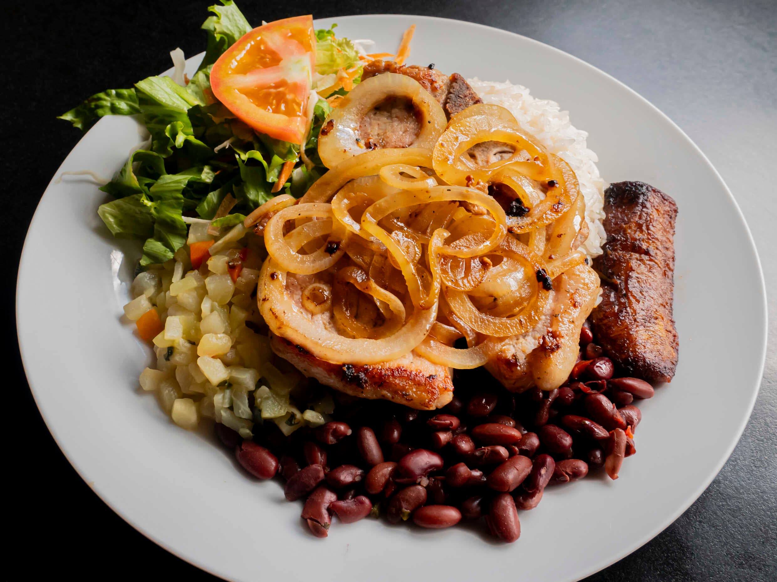 Casado con chuleta de cerdo + Coca cola 250ml