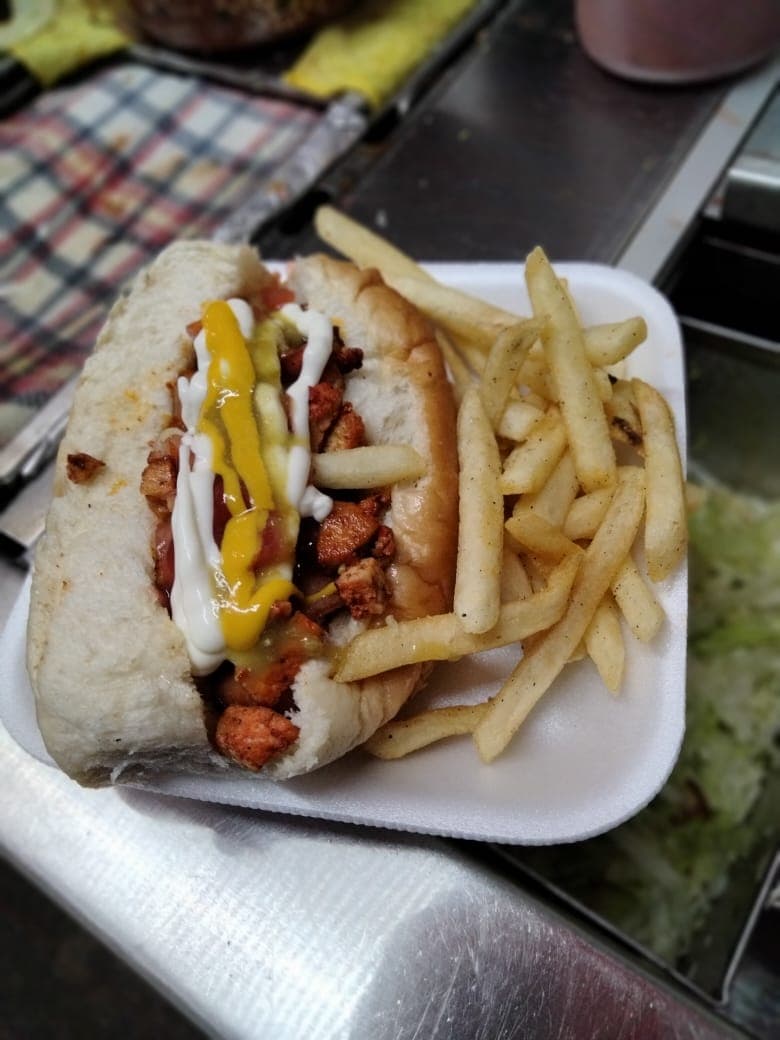 Hot Dog Especial y Papas